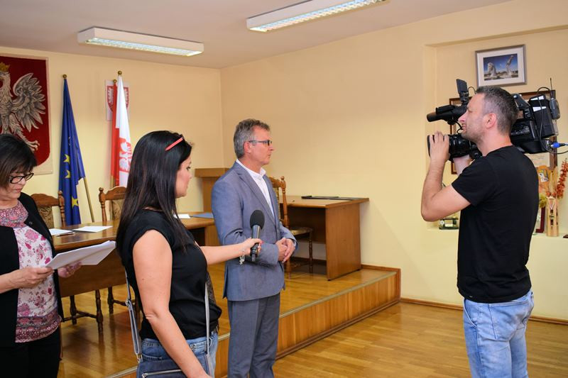Wręczenie czeków dla sołtysów na realizację 10 przedsięwzięć w ramach konkursu ?Dziedzictwo kulturowe naszego sołectwa?