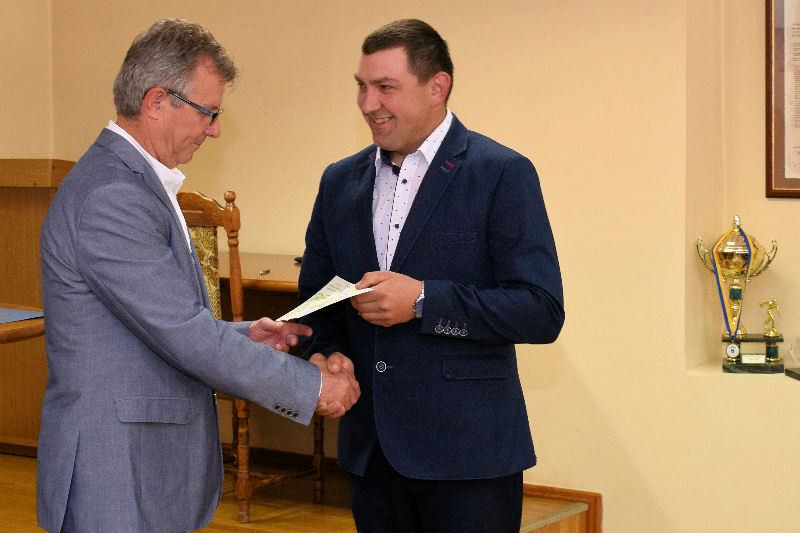 Wręczenie czeków dla sołtysów na realizację 10 przedsięwzięć w ramach konkursu ?Dziedzictwo kulturowe naszego sołectwa?