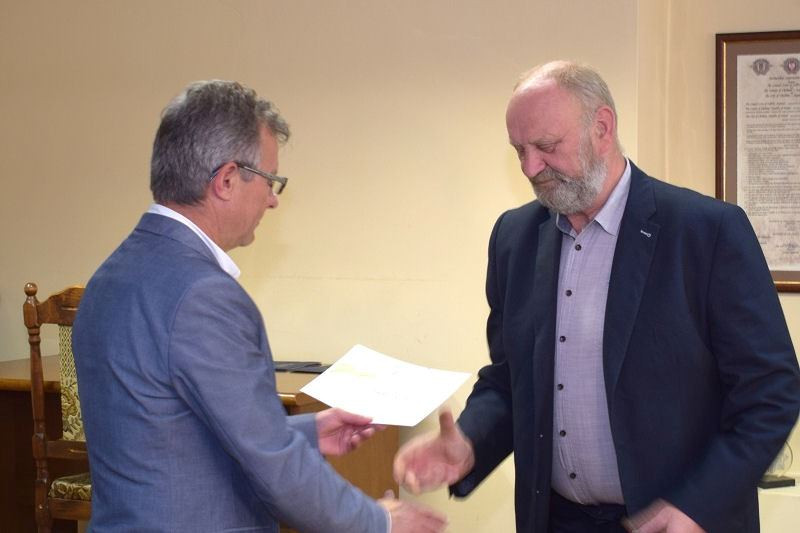 Wręczenie czeków dla sołtysów na realizację 10 przedsięwzięć w ramach konkursu ?Dziedzictwo kulturowe naszego sołectwa?