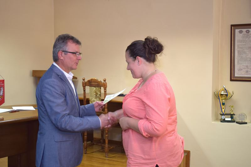 Wręczenie czeków dla sołtysów na realizację 10 przedsięwzięć w ramach konkursu ?Dziedzictwo kulturowe naszego sołectwa?