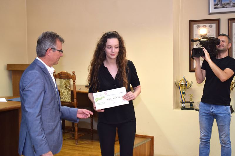 Wręczenie czeków dla sołtysów na realizację 10 przedsięwzięć w ramach konkursu ?Dziedzictwo kulturowe naszego sołectwa?