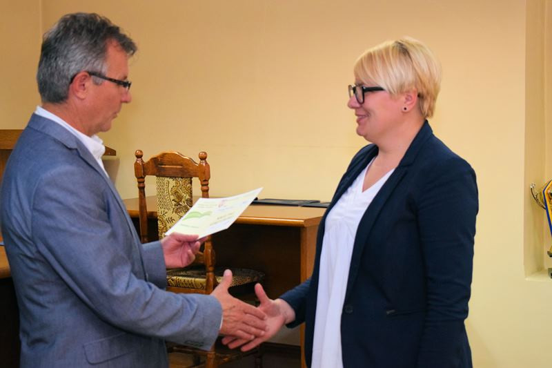 Wręczenie czeków dla sołtysów na realizację 10 przedsięwzięć w ramach konkursu ?Dziedzictwo kulturowe naszego sołectwa?