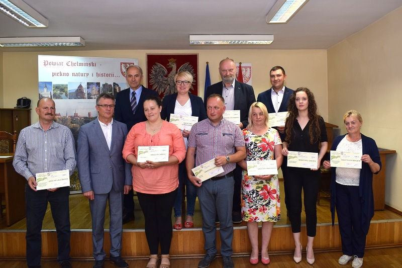 Wręczenie czeków dla sołtysów na realizację 10 przedsięwzięć w ramach konkursu ?Dziedzictwo kulturowe naszego sołectwa?