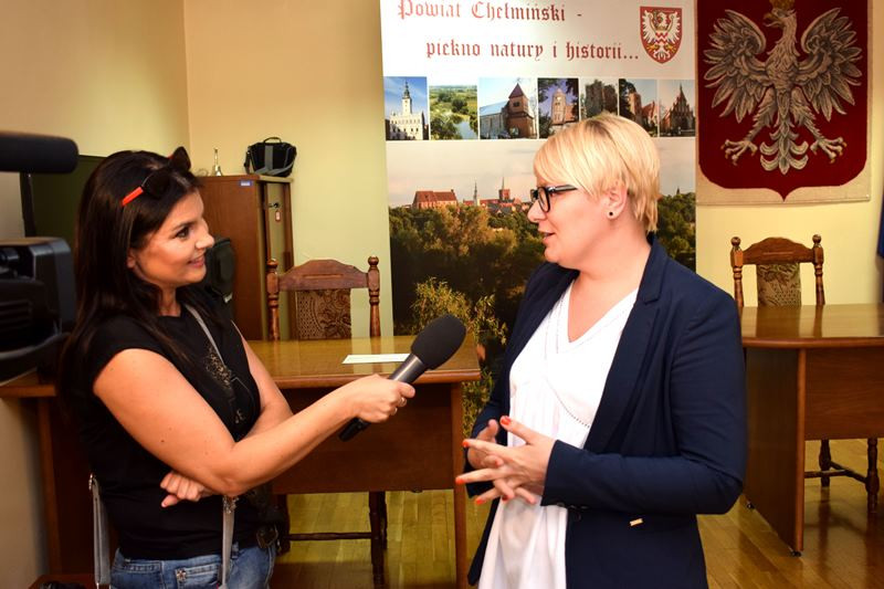 Wręczenie czeków dla sołtysów na realizację 10 przedsięwzięć w ramach konkursu ?Dziedzictwo kulturowe naszego sołectwa?
