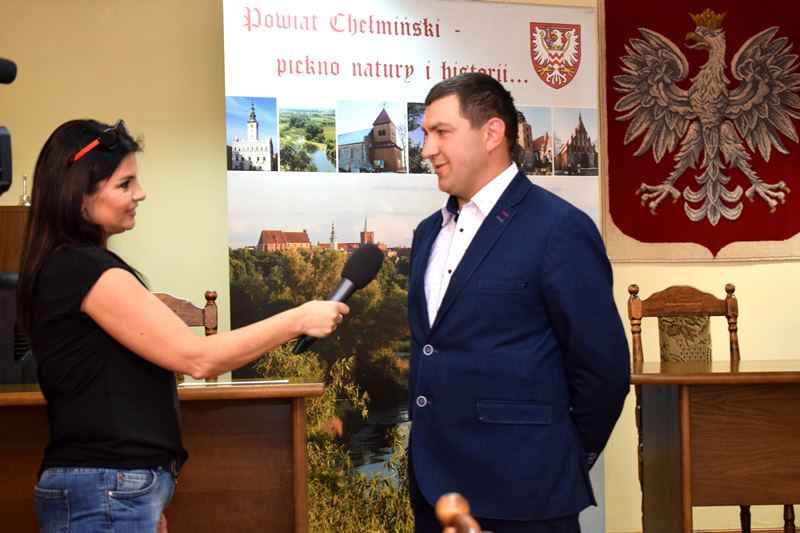 Wręczenie czeków dla sołtysów na realizację 10 przedsięwzięć w ramach konkursu ?Dziedzictwo kulturowe naszego sołectwa?