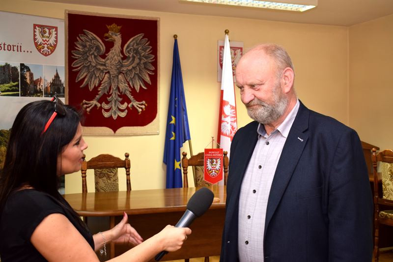 Wręczenie czeków dla sołtysów na realizację 10 przedsięwzięć w ramach konkursu ?Dziedzictwo kulturowe naszego sołectwa?