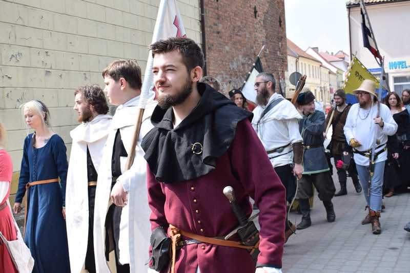 Powitanie uczestników XX Turnieju Rycerskiego Bractw Zaprzyjaźnionych ?O Złotą Jaszczurkę w Mieście Zakochanych?