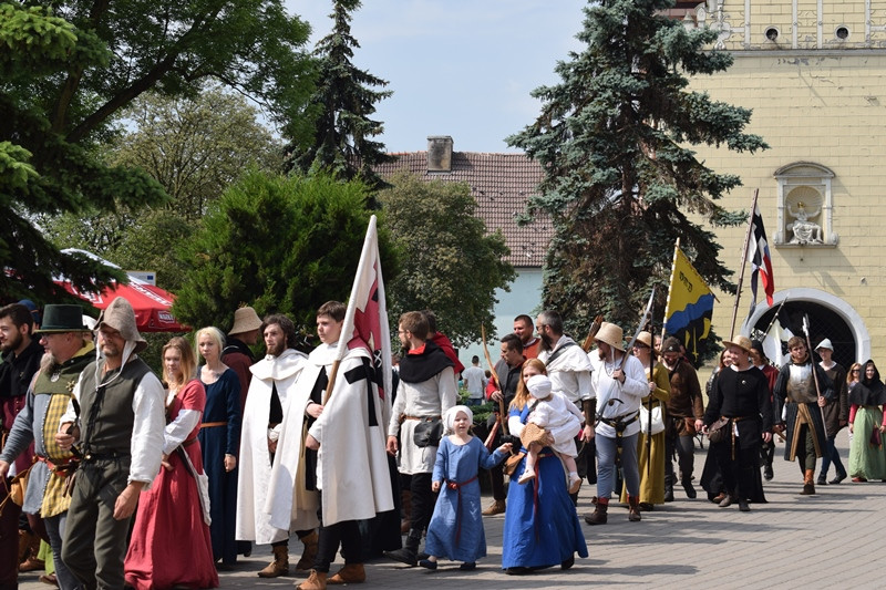 Powitanie uczestników XX Turnieju Rycerskiego Bractw Zaprzyjaźnionych ?O Złotą Jaszczurkę w Mieście Zakochanych?