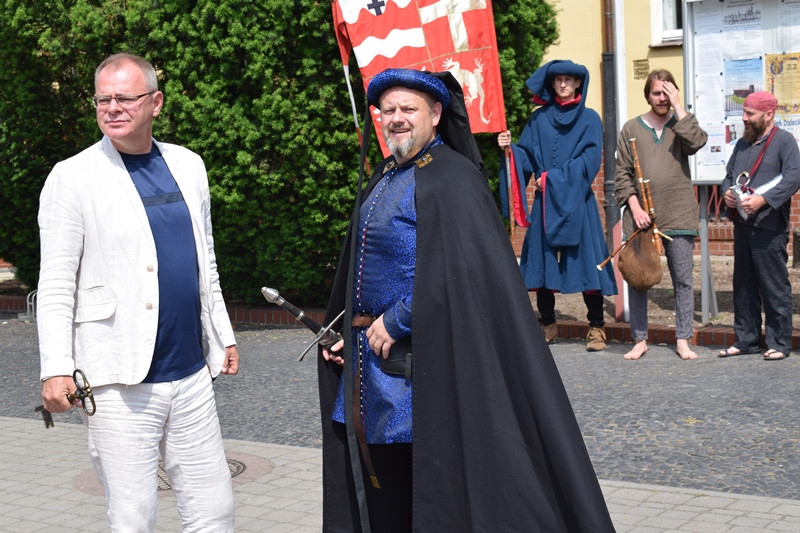 Powitanie uczestników XX Turnieju Rycerskiego Bractw Zaprzyjaźnionych ?O Złotą Jaszczurkę w Mieście Zakochanych?