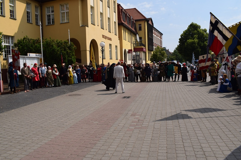 Powitanie uczestników XX Turnieju Rycerskiego Bractw Zaprzyjaźnionych ?O Złotą Jaszczurkę w Mieście Zakochanych?