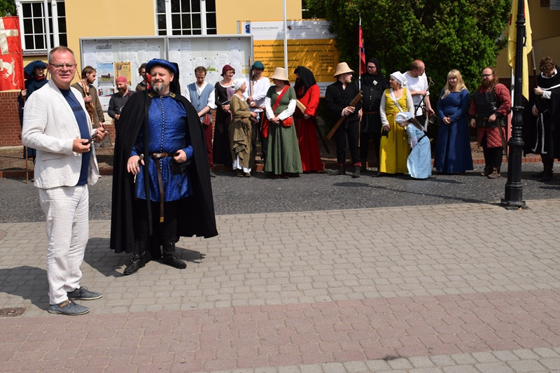 Powitanie uczestników XX Turnieju Rycerskiego Bractw Zaprzyjaźnionych ?O Złotą Jaszczurkę w Mieście Zakochanych?