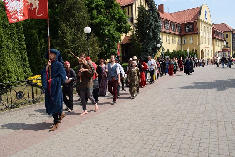 Powitanie uczestników XX Turnieju Rycerskiego Bractw Zaprzyjaźnionych ?O Złotą Jaszczurkę w Mieście Zakochanych?