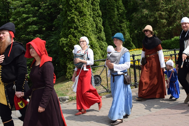 Powitanie uczestników XX Turnieju Rycerskiego Bractw Zaprzyjaźnionych ?O Złotą Jaszczurkę w Mieście Zakochanych?