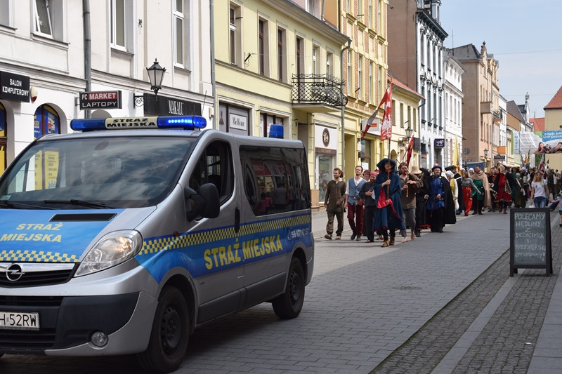 Powitanie uczestników XX Turnieju Rycerskiego Bractw Zaprzyjaźnionych ?O Złotą Jaszczurkę w Mieście Zakochanych?
