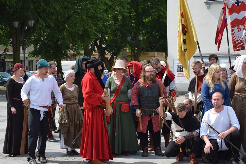 Powitanie uczestników XX Turnieju Rycerskiego Bractw Zaprzyjaźnionych ?O Złotą Jaszczurkę w Mieście Zakochanych?