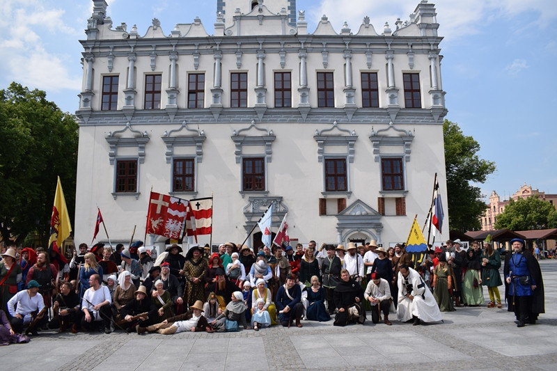 Powitanie uczestników XX Turnieju Rycerskiego Bractw Zaprzyjaźnionych ?O Złotą Jaszczurkę w Mieście Zakochanych?