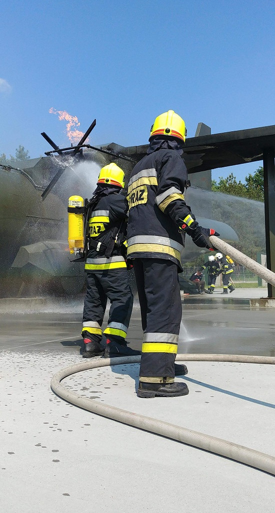 Samolot transportowy  CASA C-295 runął na ziemię w Dolnej Grupie