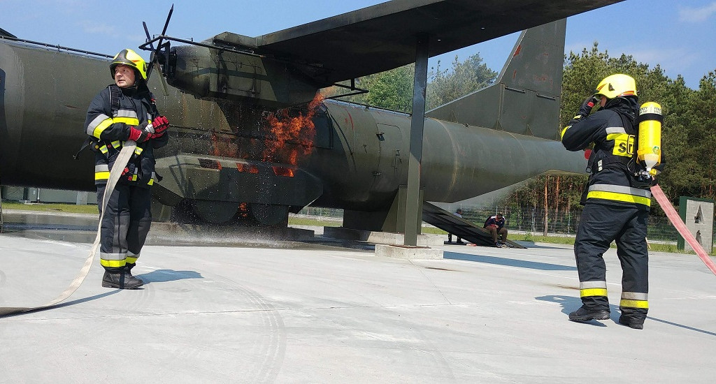 Samolot transportowy  CASA C-295 runął na ziemię w Dolnej Grupie