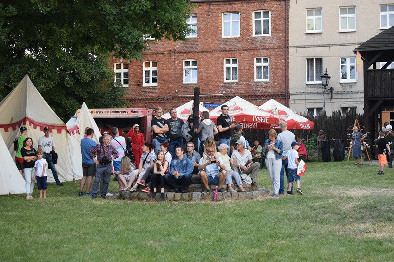 Magiczny świat rycerzy - inscenizacja bitwy podczas Turnieju Rycerskiego Bractw Zaprzyjaźnionych ?O Złotą Jaszczurkę w Mieście Zakochanych?