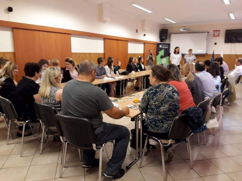 Przedstawiciele różnych państw w Zespole Szkół CKP Grubno