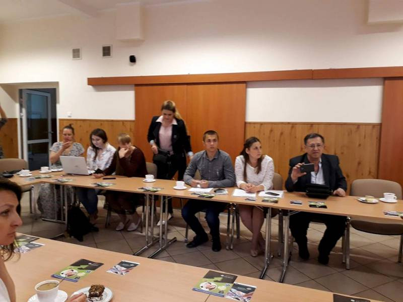 Przedstawiciele różnych państw w Zespole Szkół CKP Grubno