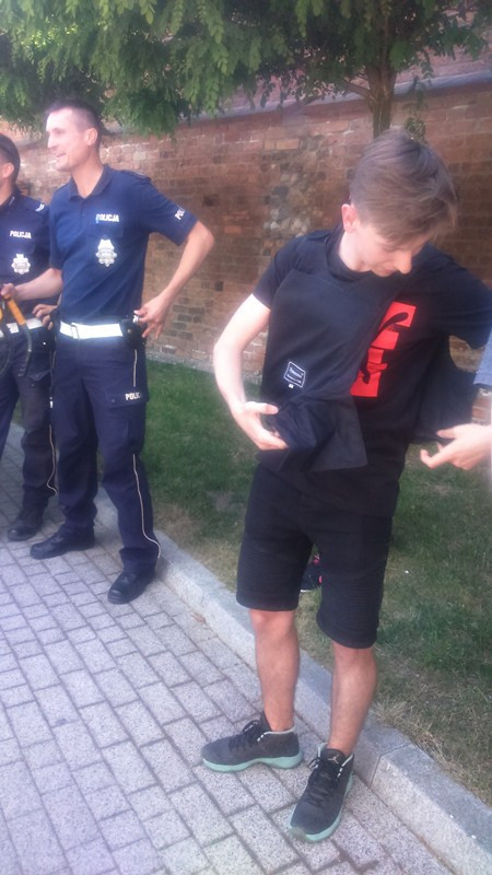 Spotkanie funkcjonariuszy ogniwa ruchu drogowego z uczniami Zespołu Szkół nr 2 w Chełmnie