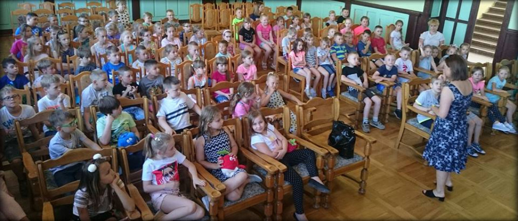 Spektakl piętnujący nadużywanie Intenetu