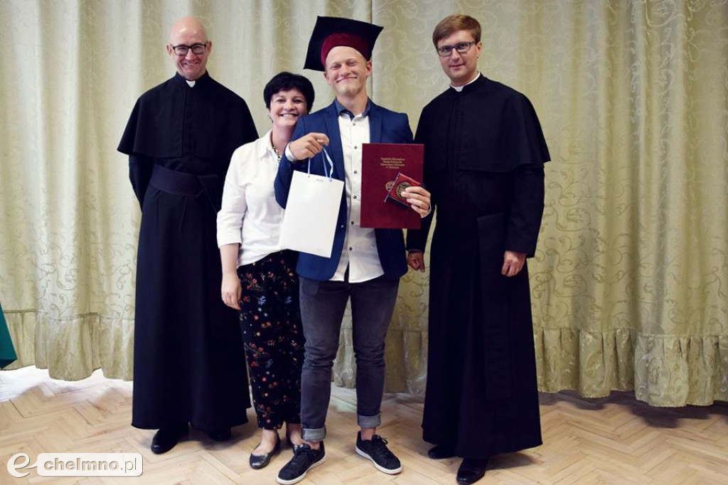 Huraaaa... czapki w górę, witaj przygodo!