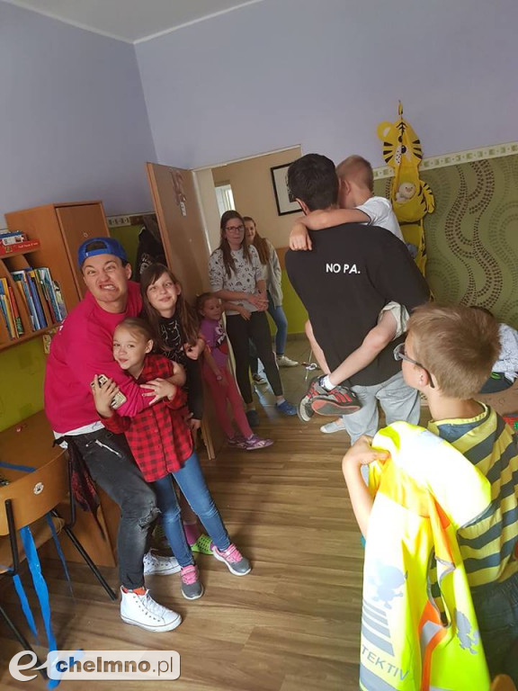 Wizyta aktorów teatralnych w Domu Dziecka w Chelmnie