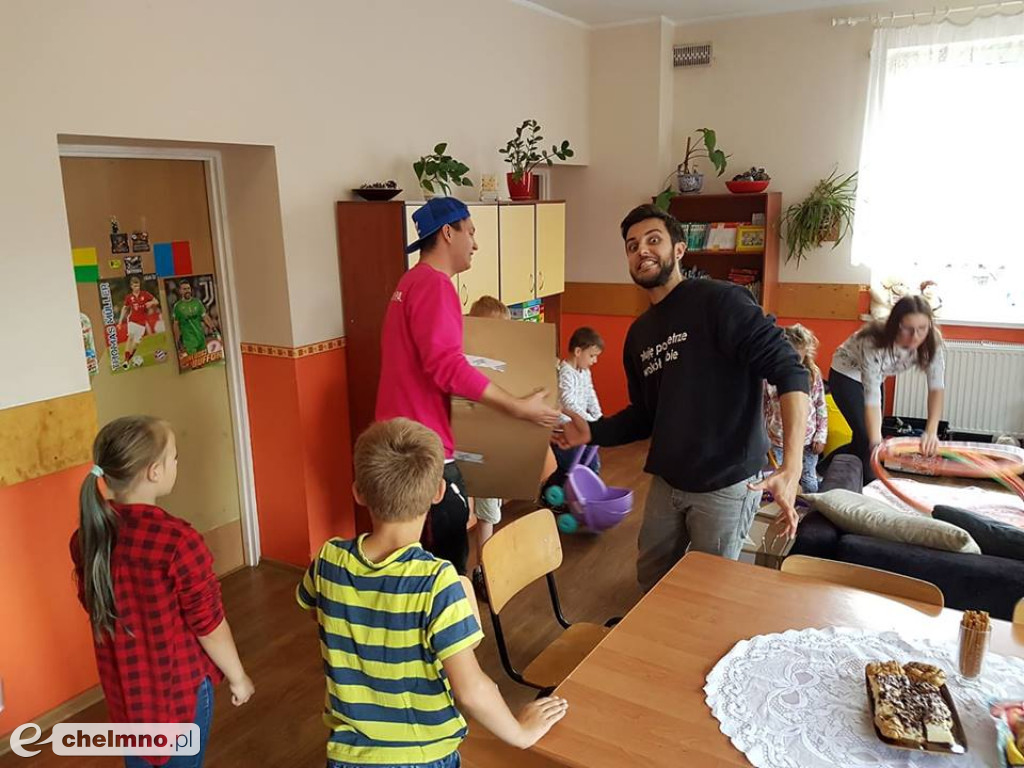 Wizyta aktorów teatralnych w Domu Dziecka w Chelmnie