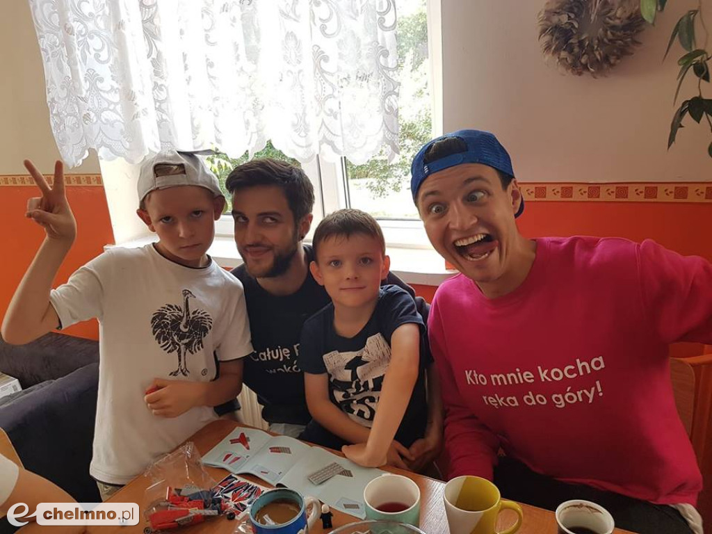 Wizyta aktorów teatralnych w Domu Dziecka w Chelmnie
