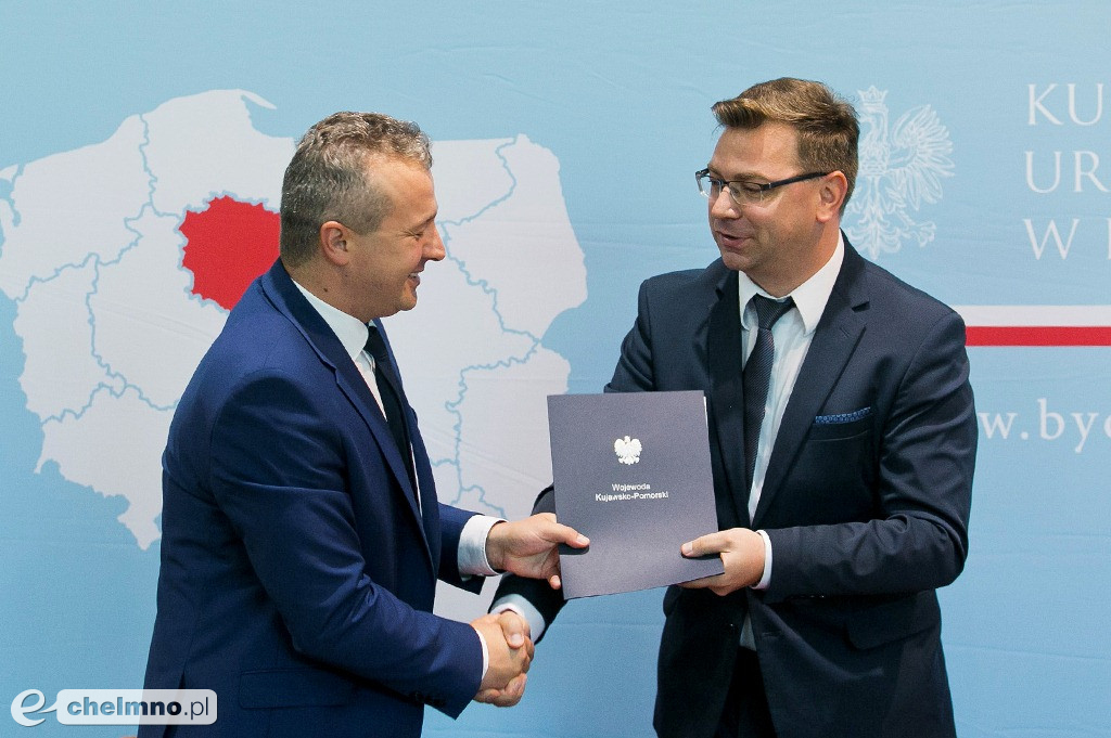 Umowy o modernizacji dróg lokalnych i inwestycji oświatowych