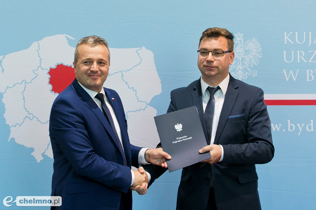 Umowy o modernizacji dróg lokalnych i inwestycji oświatowych