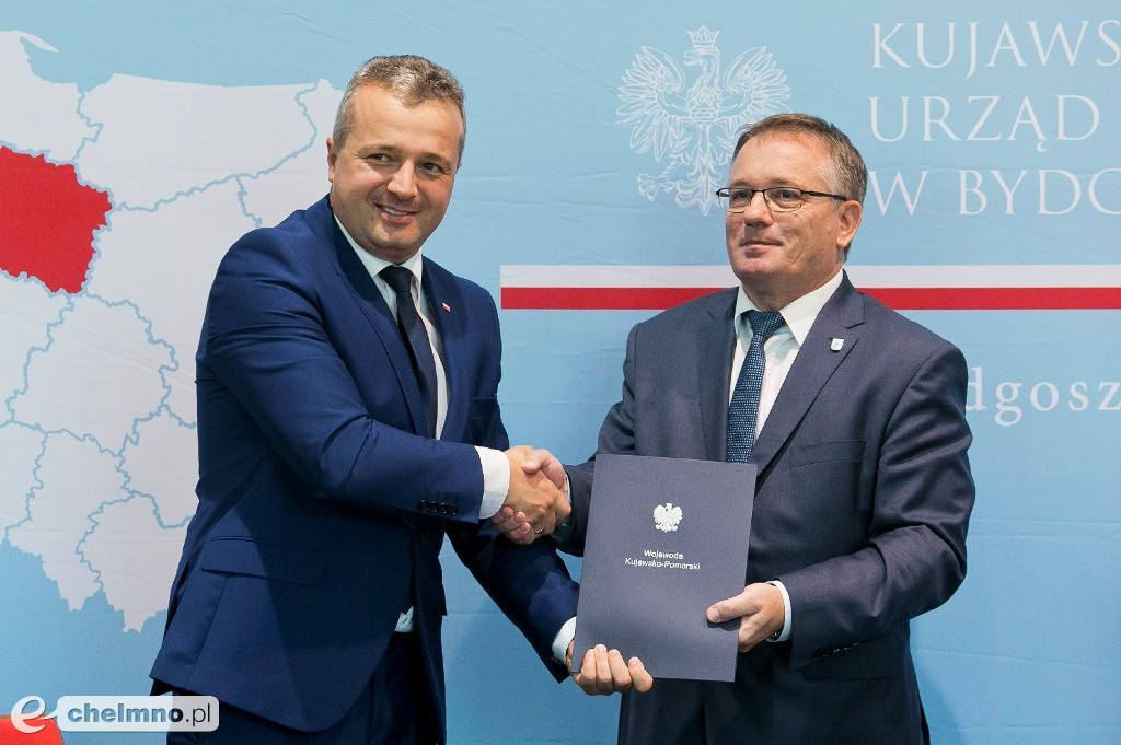 Umowy o modernizacji dróg lokalnych i inwestycji oświatowych