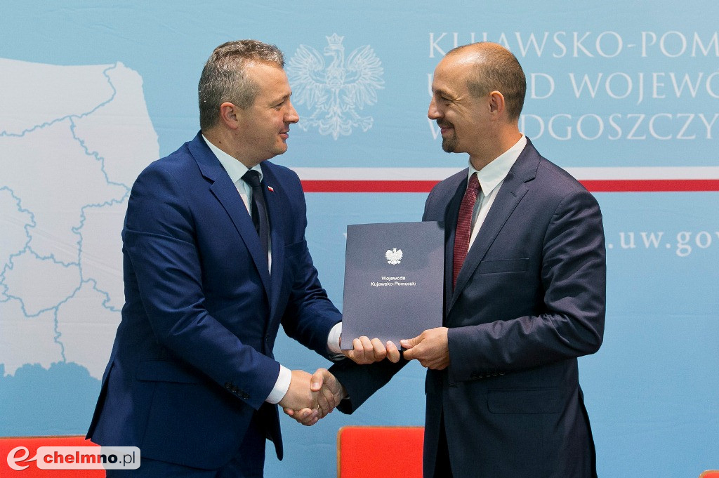 Umowy o modernizacji dróg lokalnych i inwestycji oświatowych