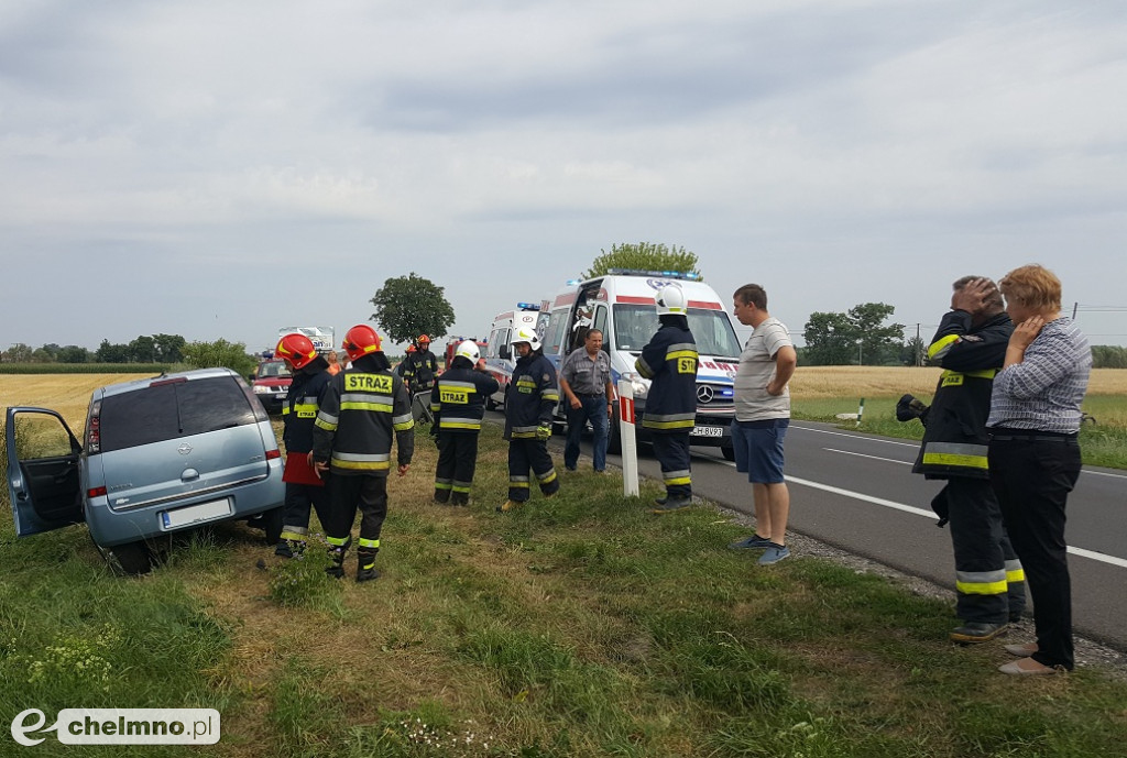 Opel meriva dachował na drodze nr 91. Zobacz zdjęcia