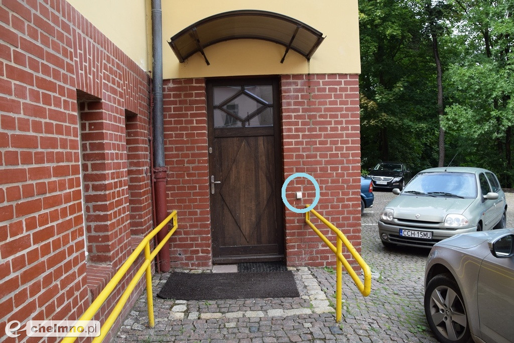 Schodołaz w Urzędzie Miasta - pomoc dla niepełnosprawnych