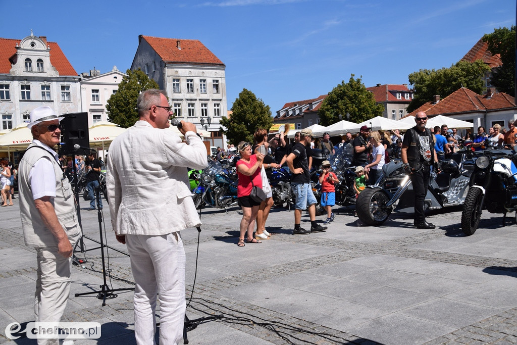 Parada uczestników Atomowego Zlotu Motocyklowego