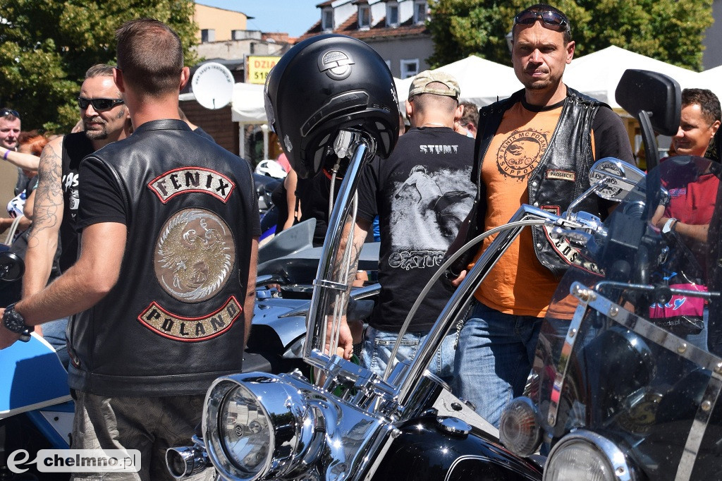 Parada uczestników Atomowego Zlotu Motocyklowego