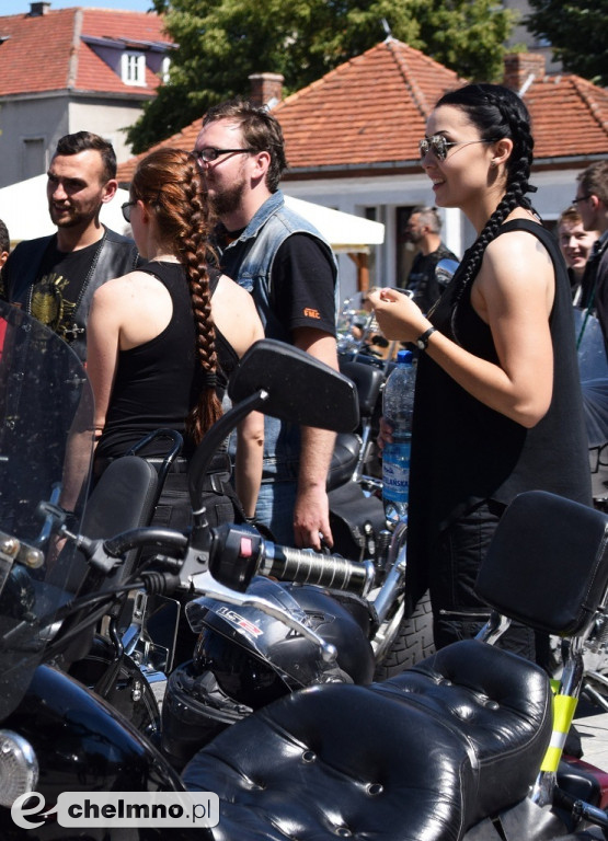 Parada uczestników Atomowego Zlotu Motocyklowego