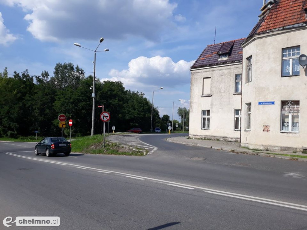 Czy ten znak wprowadza kierowców w błąd ?