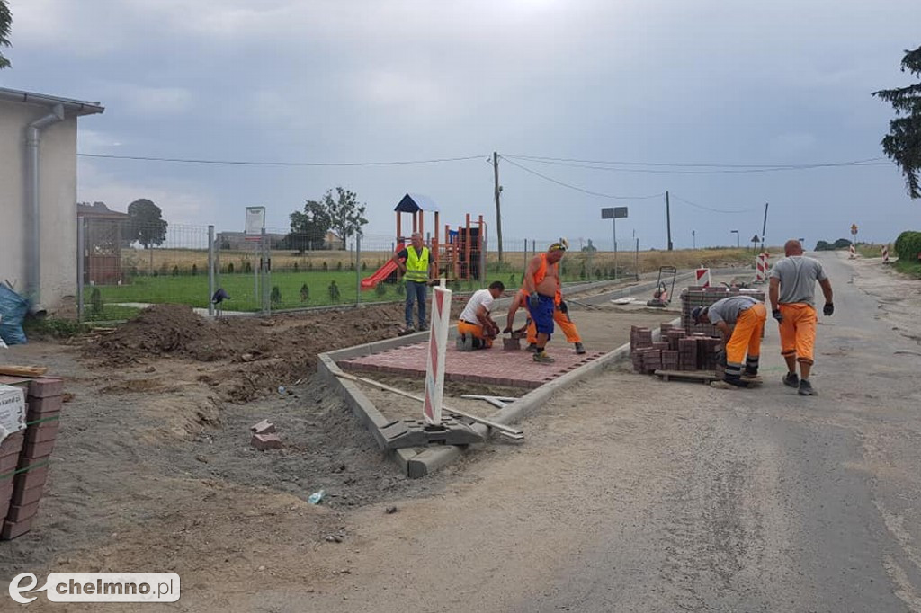 Sprawnie idą prace na drogach gminnych i powiatowych