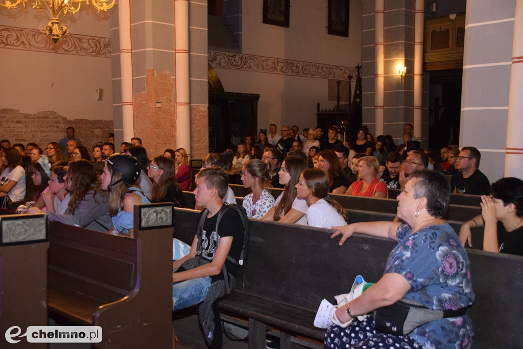 Intrygujące widowisko teatralne CIA. ESTAMPADES