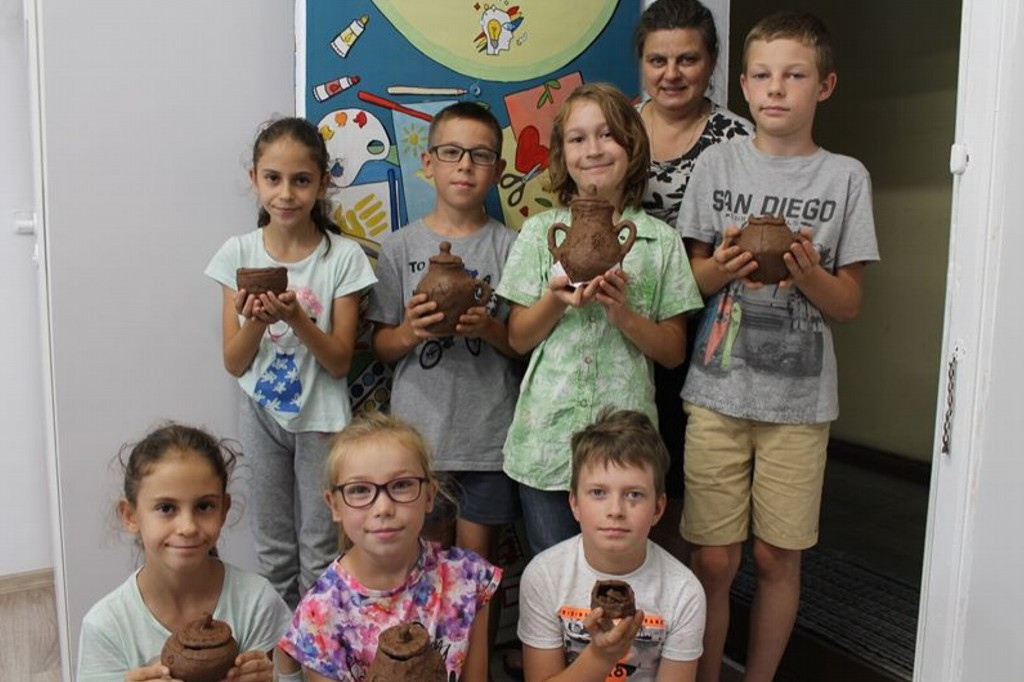 Lepili z gliny na warsztatach ceramicznych