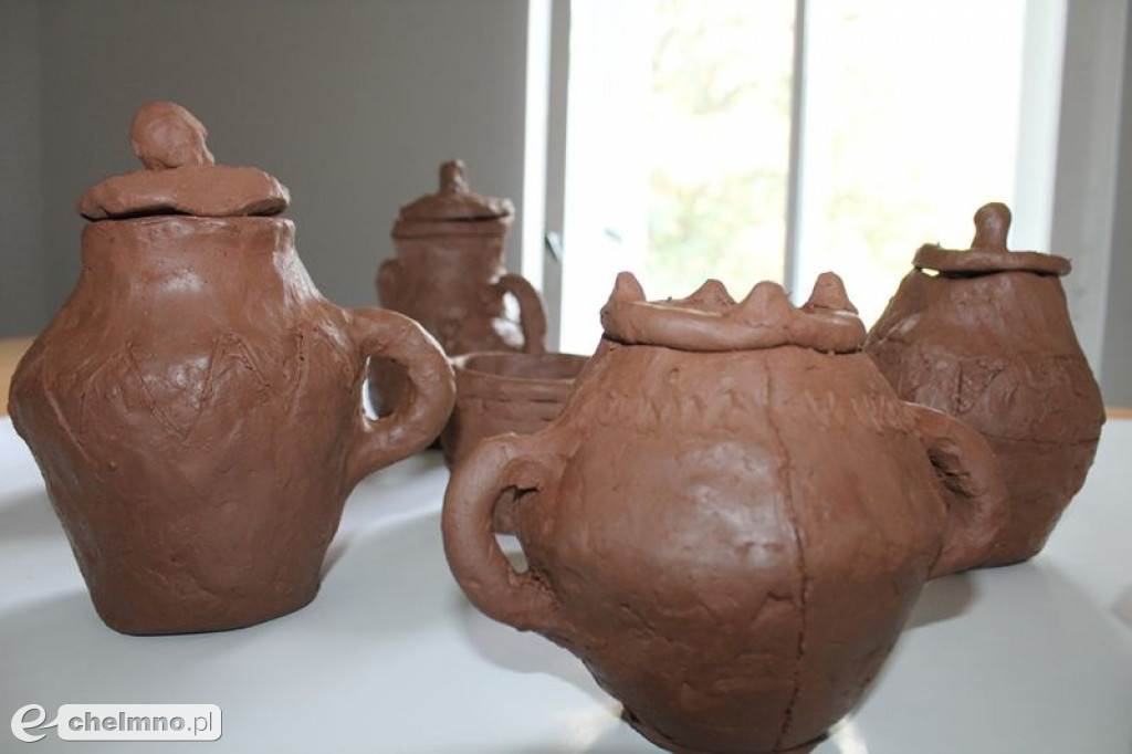 Lepili z gliny na warsztatach ceramicznych