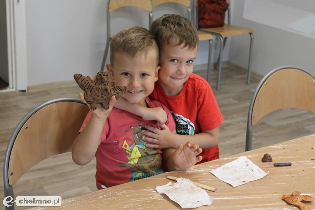 Lepili z gliny na warsztatach ceramicznych
