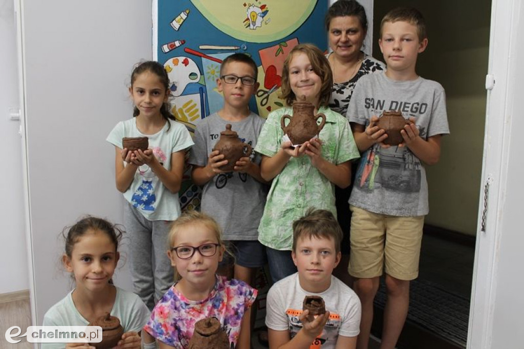 Lepili z gliny na warsztatach ceramicznych