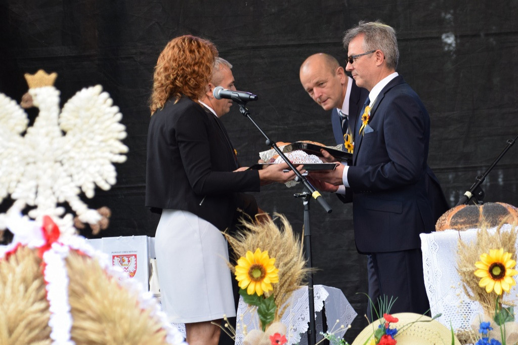 Relacja z Powiatowo-Gminnych Dożynek w Podwiesku
