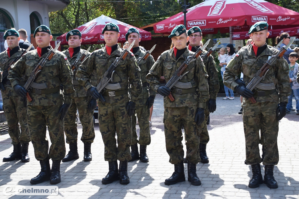Uroczystość złożenia wiązanek przy Grobie Nieznanego Żołnierza
