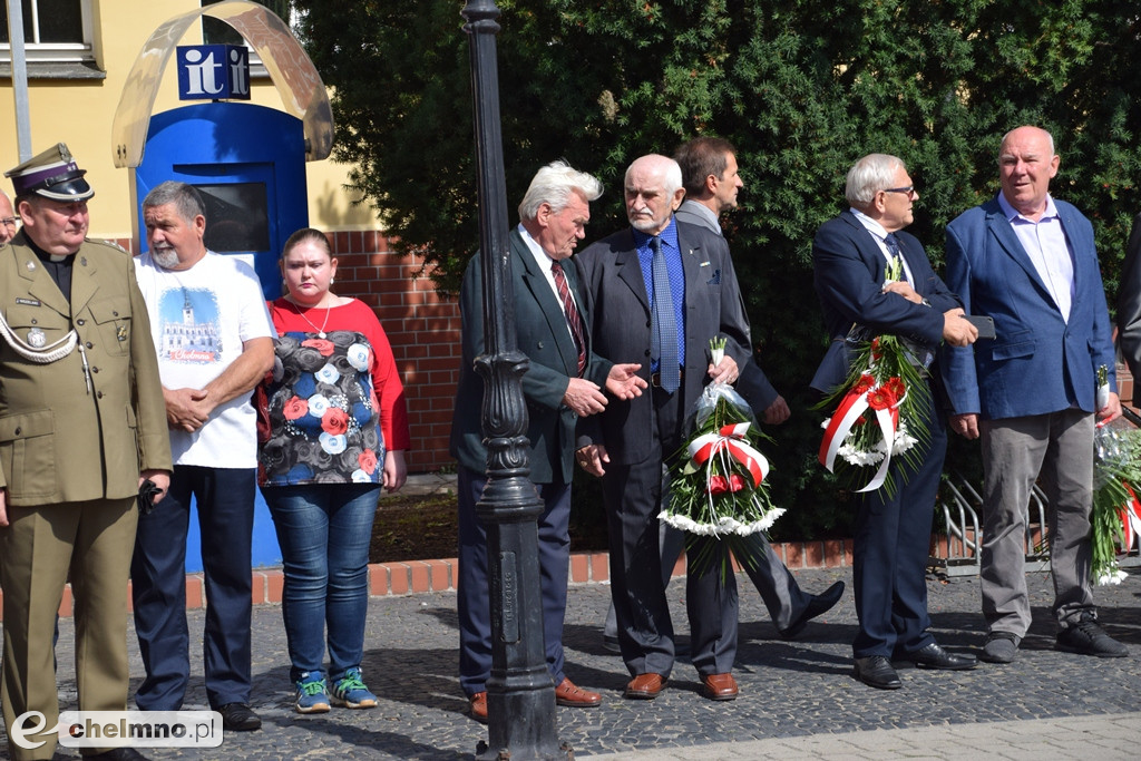 Uroczystość złożenia wiązanek przy Grobie Nieznanego Żołnierza